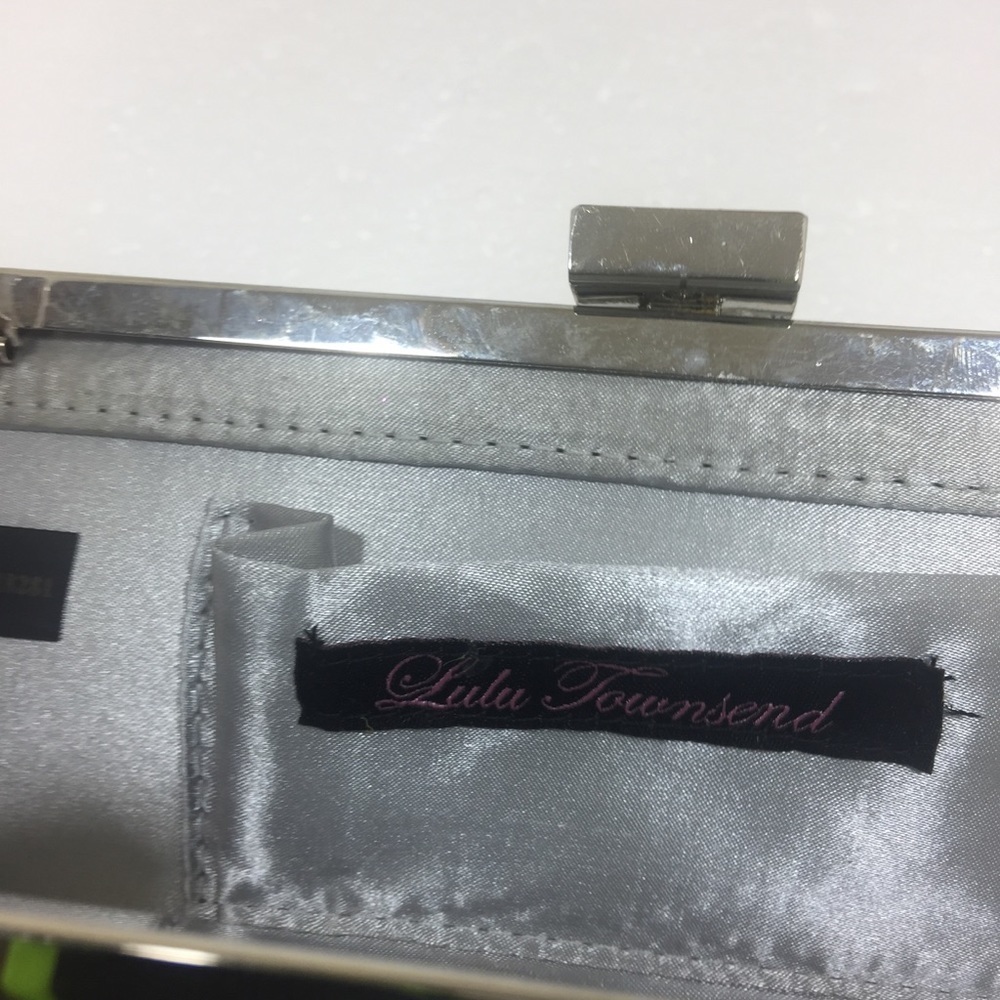 Lulu Townsend Clutch. With Chain. - Picture 6 of 8